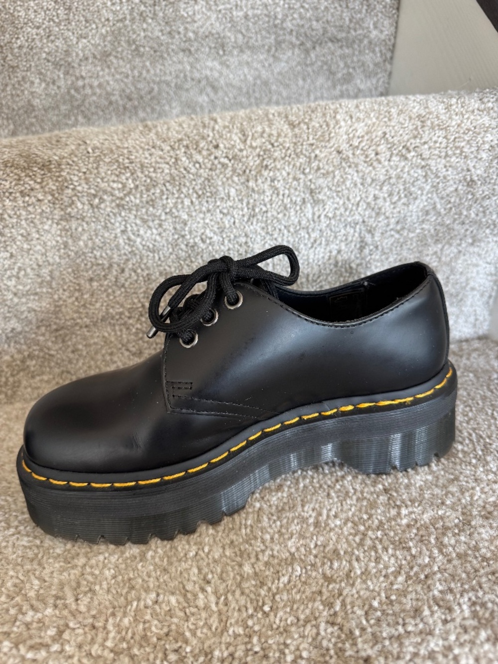 Dr. Martens 8053 Quad Black Leather Platform Shoes Women's Size 6 US- worn once!